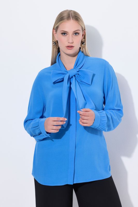 Long-sleeved blouses