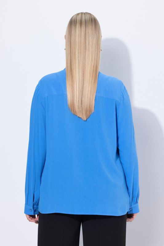 Long-sleeved blouses