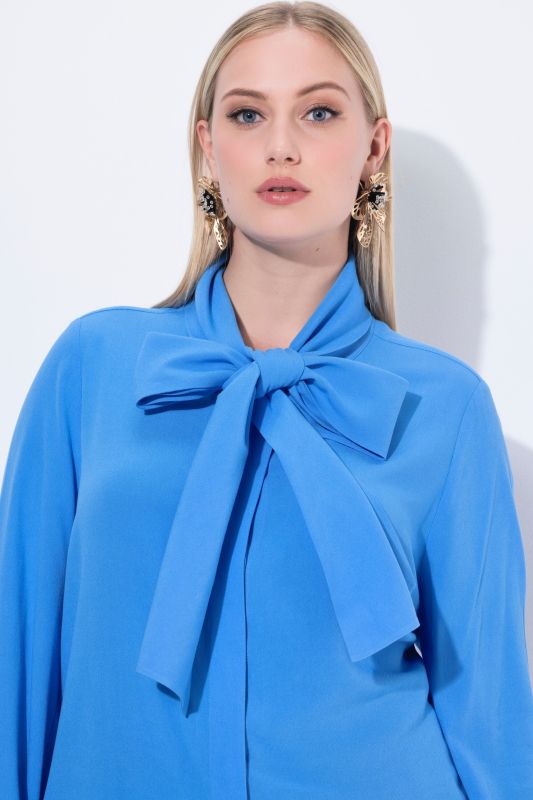 Long-sleeved blouses