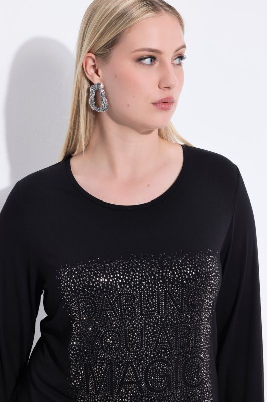 Блуза с надписи и бляскави камъчета