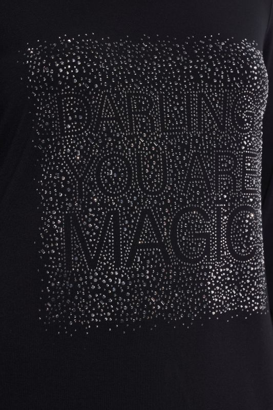 Блуза с надписи и бляскави камъчета