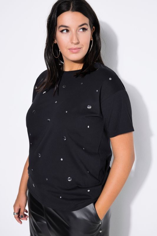 Тениска с метални камъчета