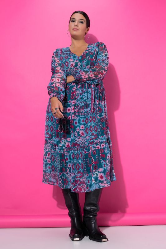 Рокля с пач принт