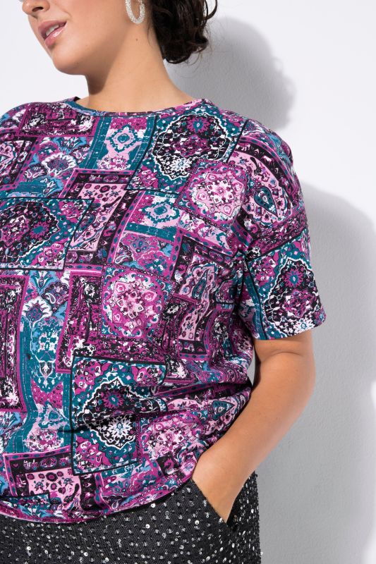 Тениска с пач принт