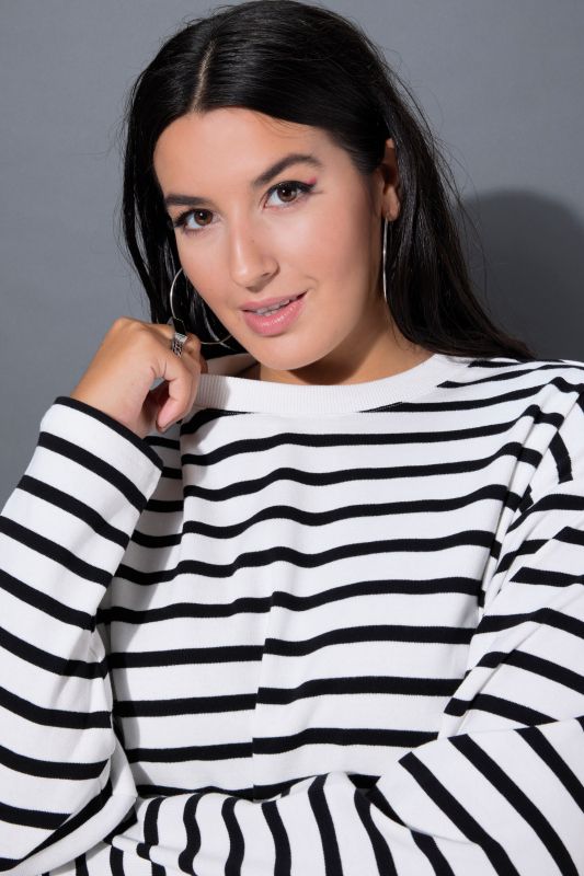 Суитчър с райета