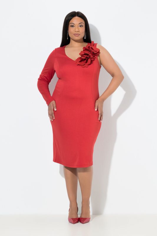 Рокля с флорална апликация