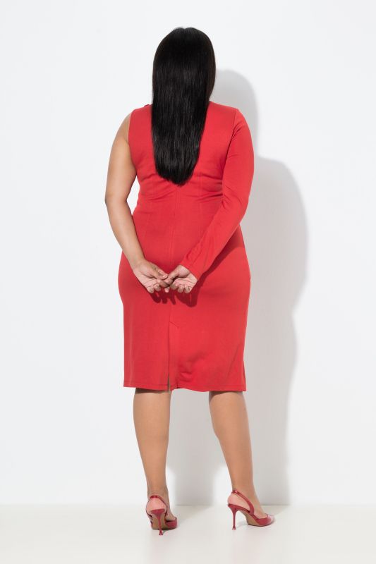 Рокля с флорална апликация