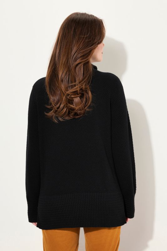 Пуловер с тройер яка