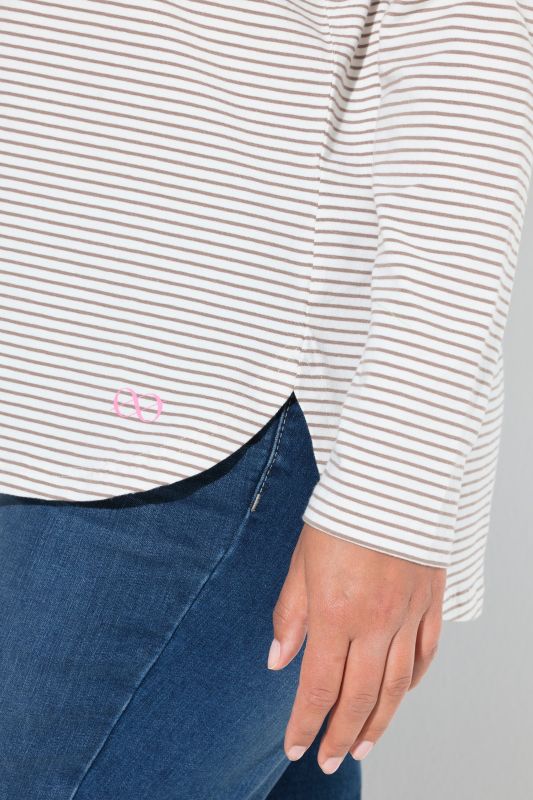 Блуза с райета и поло яка