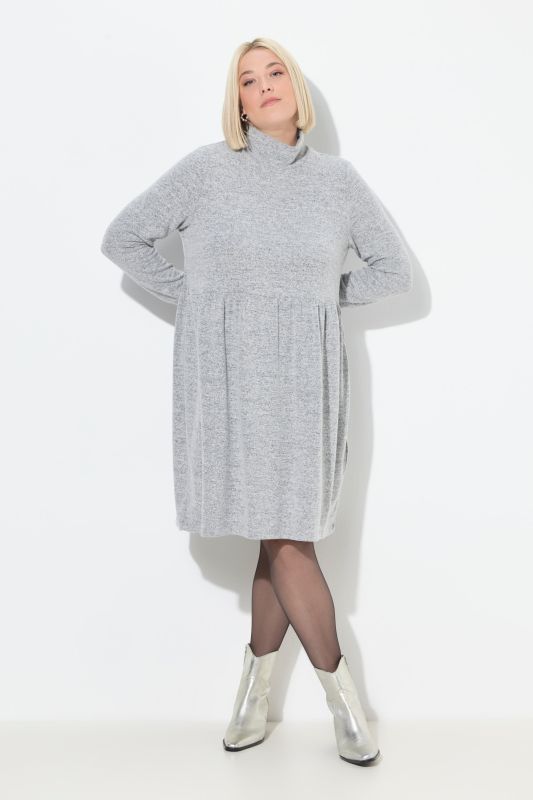 Рокля плетена с яка