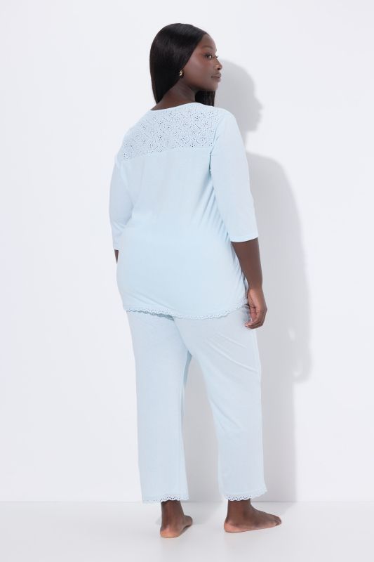 Пижама с бродирани акценти