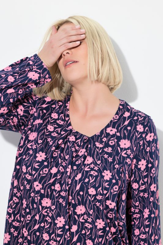 Тениска с флорален принт и плисета