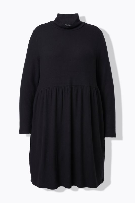 Рокля плетена с яка