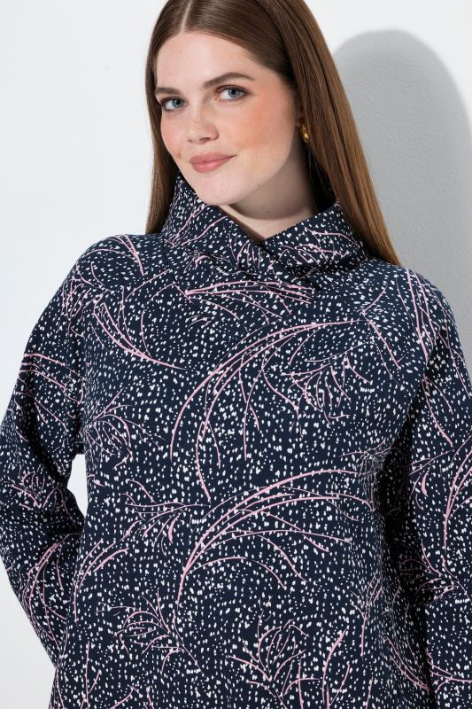 Рокля с абстрактен принт