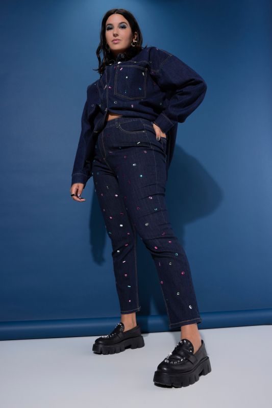 Дънки тип Mom с камъчета