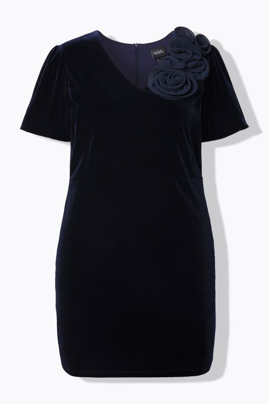 Рокля елегантна с рози