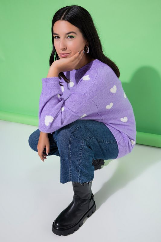 Пуловер със сърца