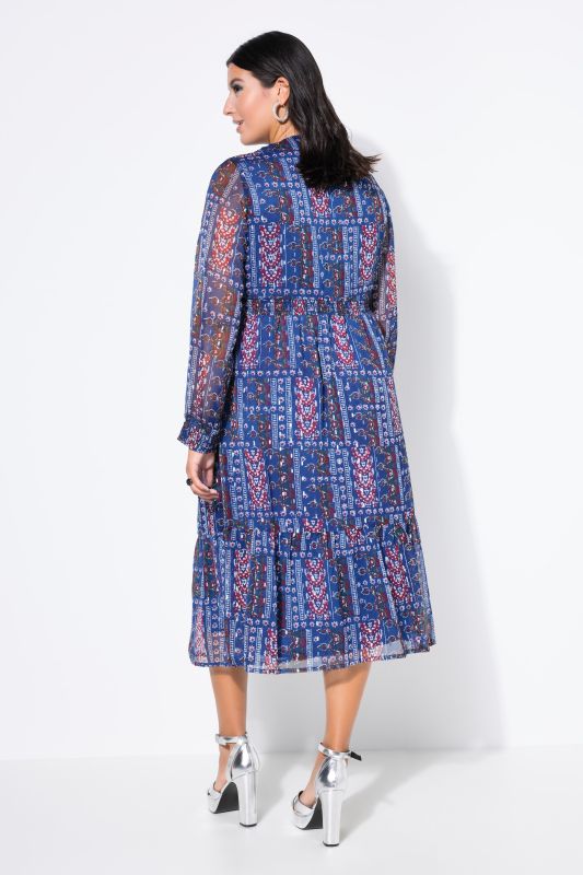 Рокля с шифон и бляскави акцент