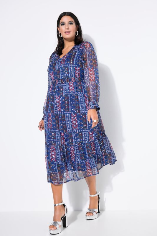 Рокля с шифон и бляскави акцент