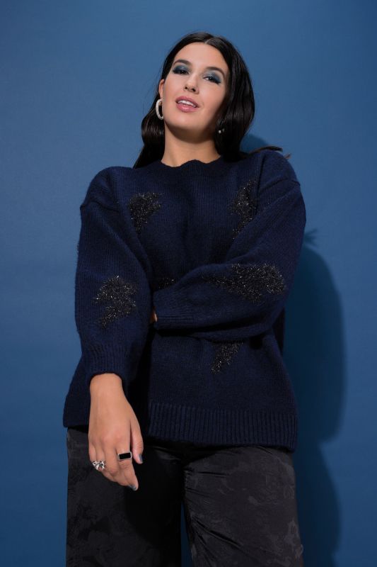 Пуловер с бляскави мотиви