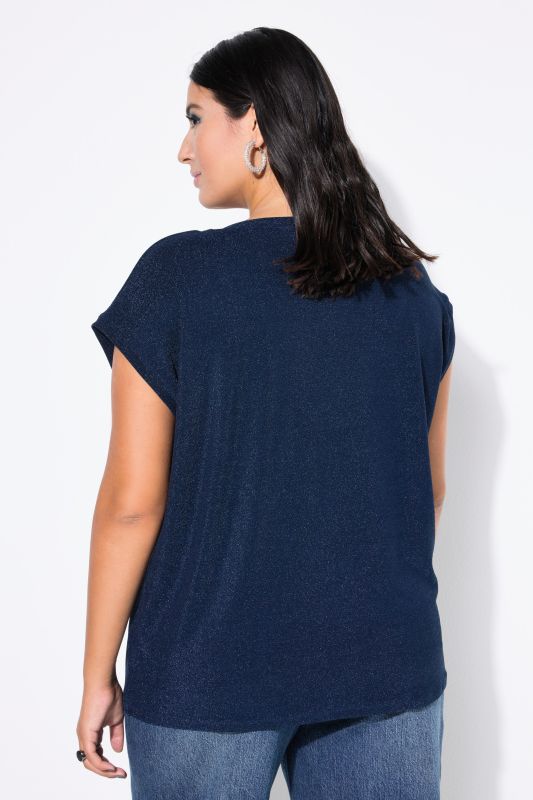 Тениска с бляскав акцент