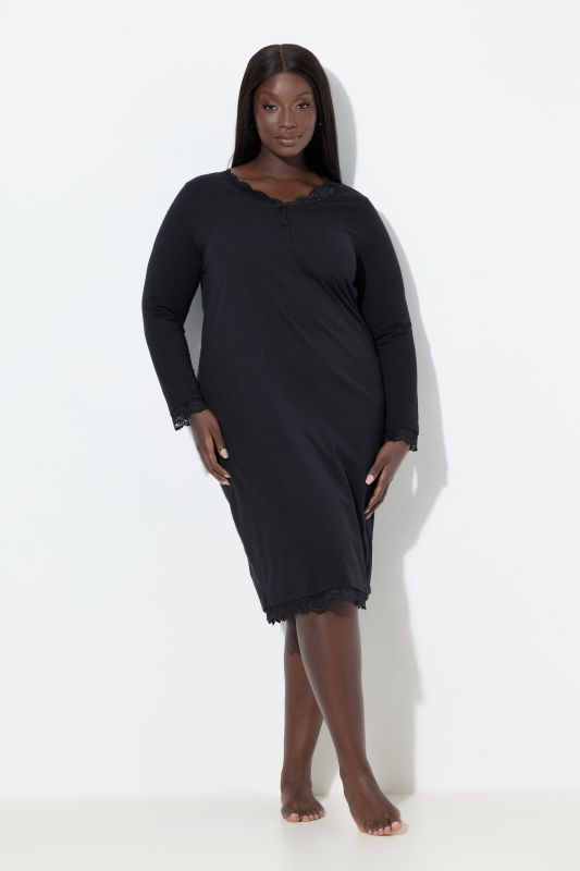 Нощница с дантелени акценти