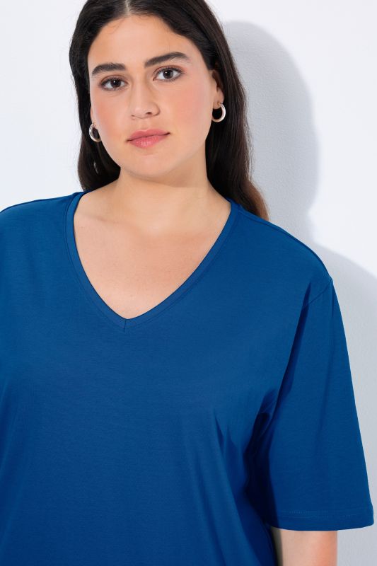 Basic V-Neck Relaxed Fit Short Sleeve Tee