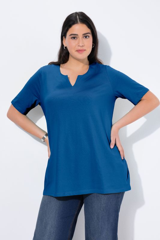 Essential Notch Neck Stretch Tee