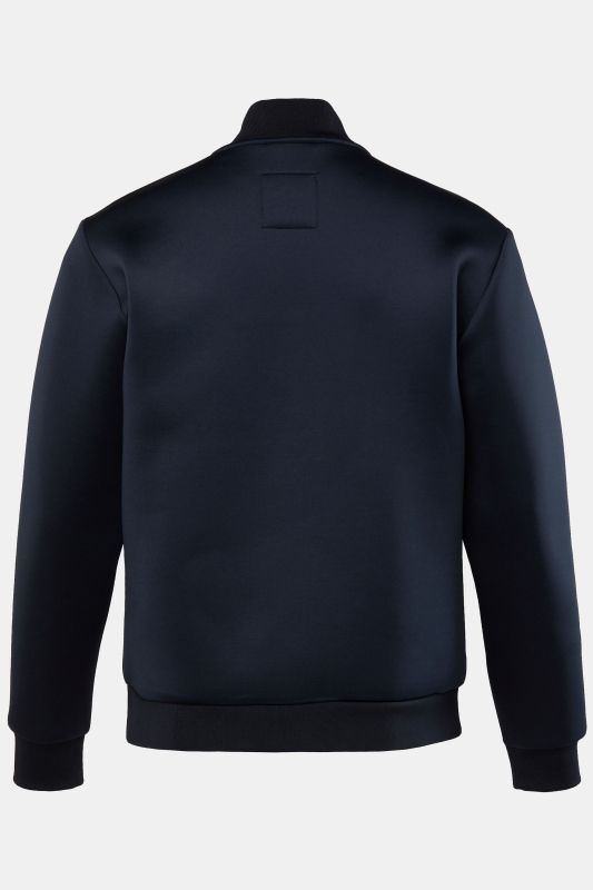 Яке в колежански стил