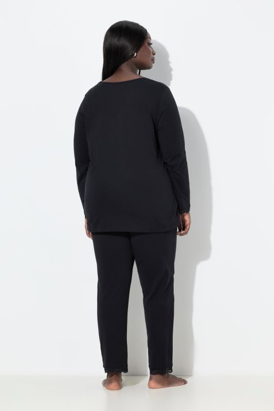 Пижама с дантелен акцент