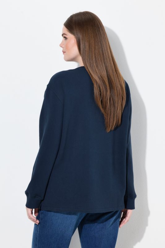 Суитчър с бродирани рози