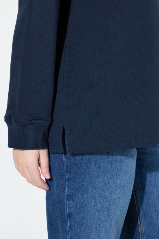 Суитчър с бродирани рози