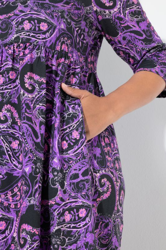 Рокля с неонов пейзли принт