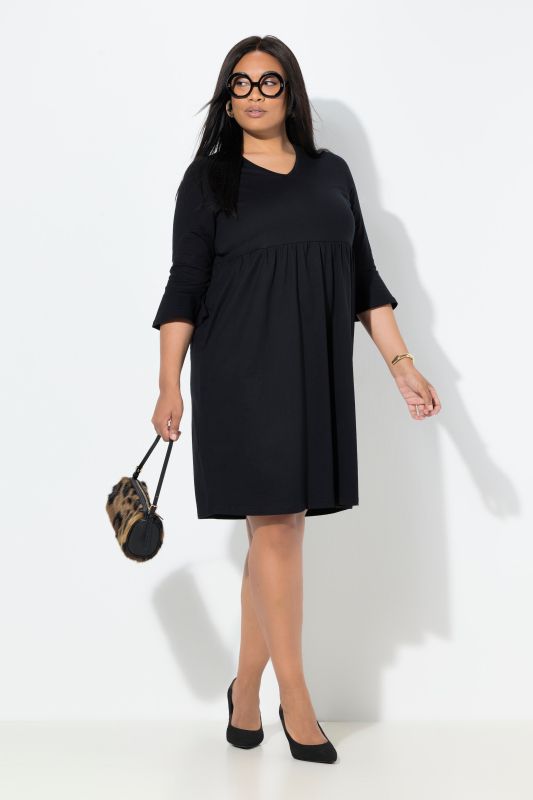 Рокля с ръкави тип камбанка