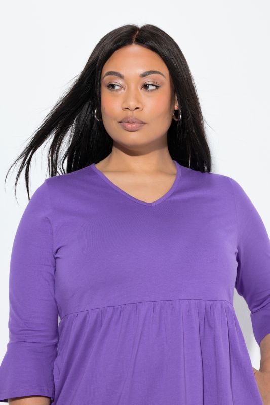 Рокля с ръкави тип камбанка