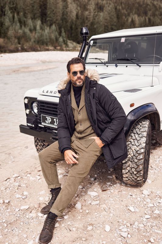 Corduroy trousers, modern fit, elasticated waist