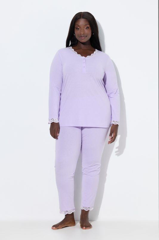 Пижама с дантелен акцент