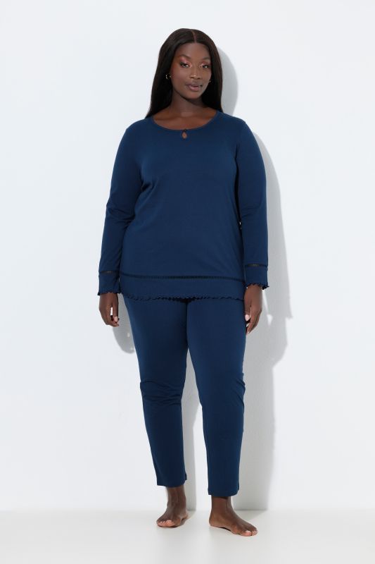 Пижама с дантелени детайли