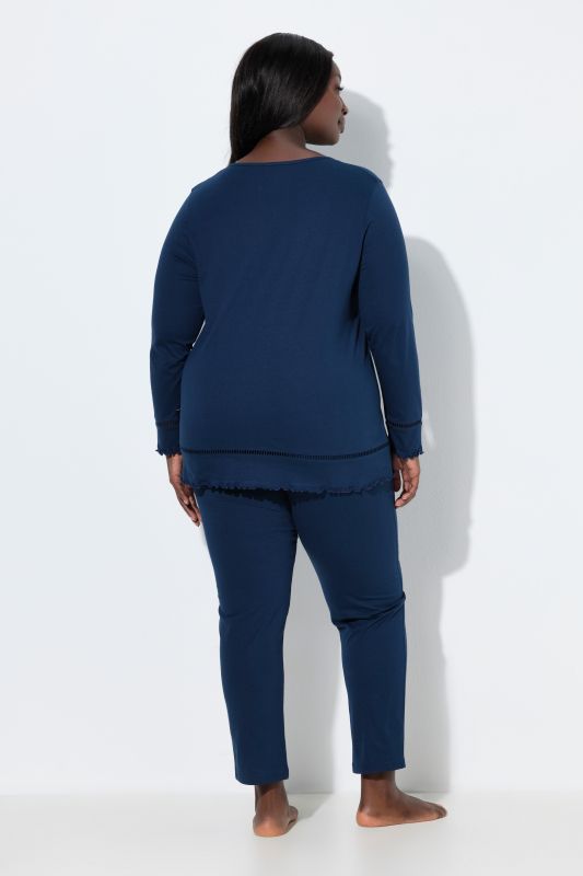 Пижама с дантелени детайли