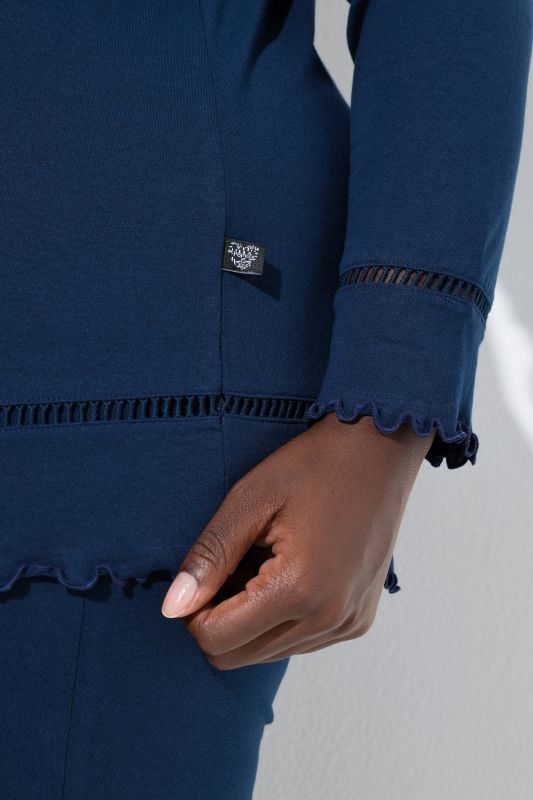 Пижама с дантелени детайли