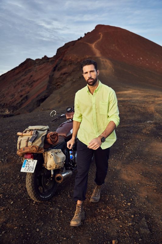 Linen-effect trousers