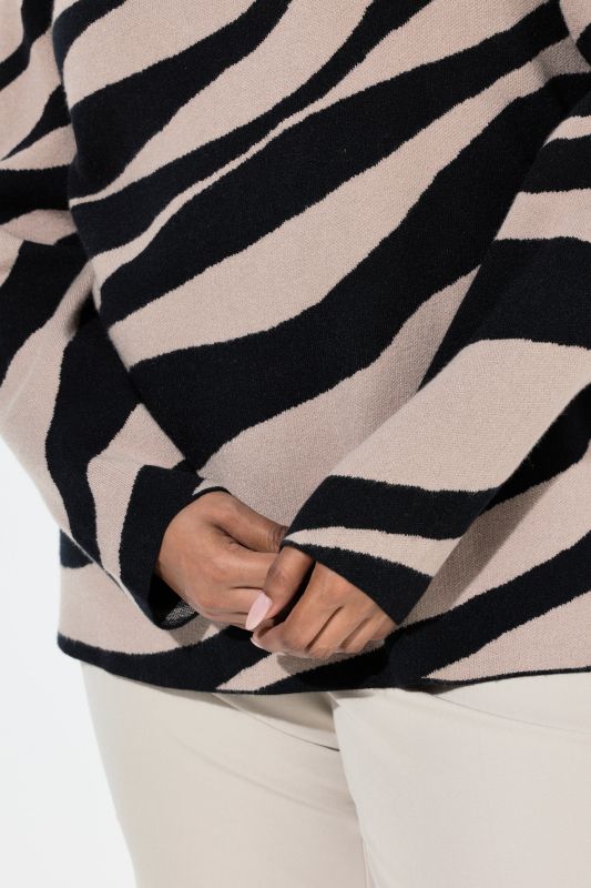 Wave Pattern Long Sleeve Turtleneck Sweater