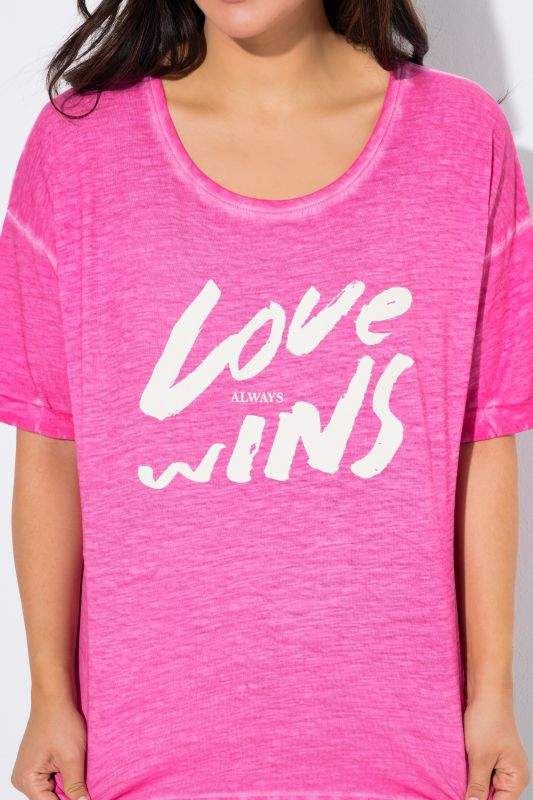 Тениска с надпис и кръгло деколте