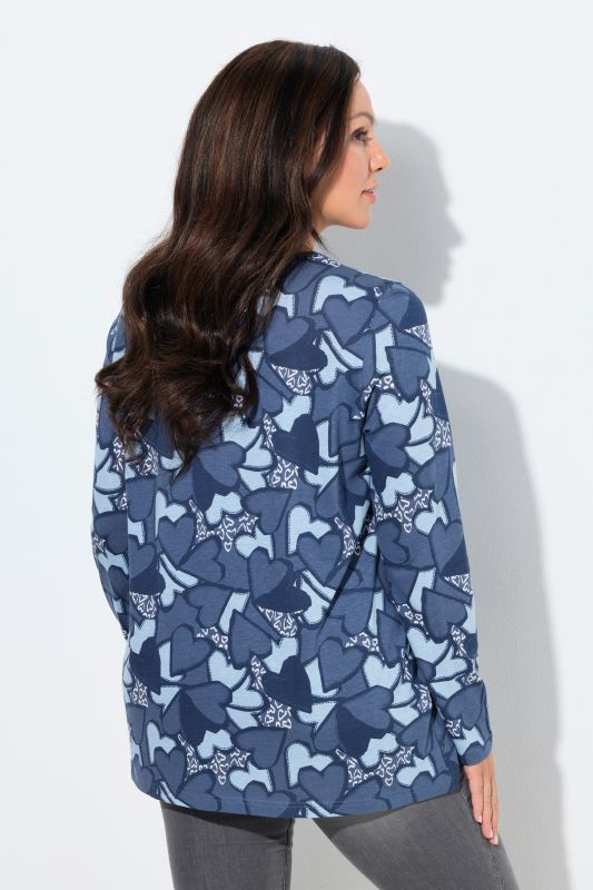 Тениска с графични сърца