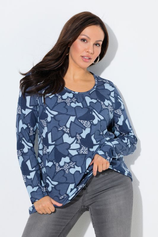 Тениска с графични сърца