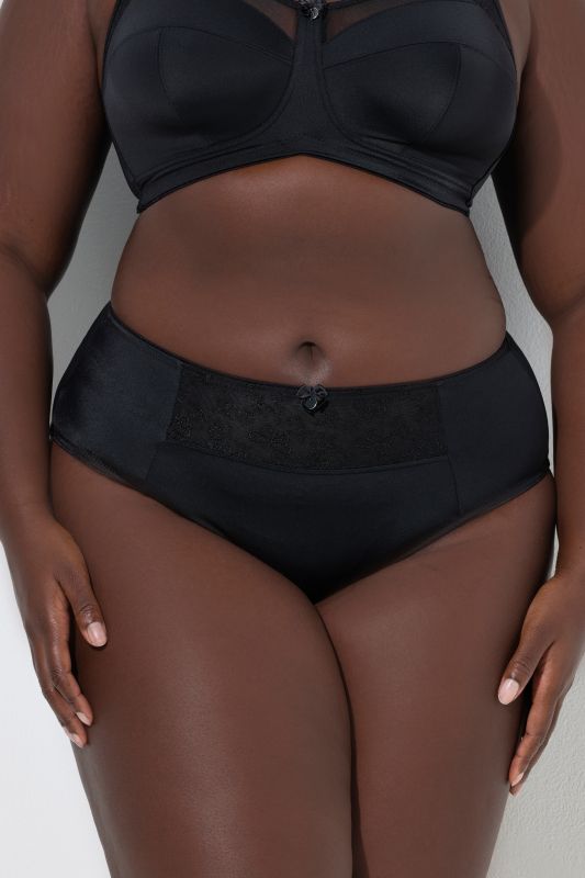 Бикини с дантела на пеперуди