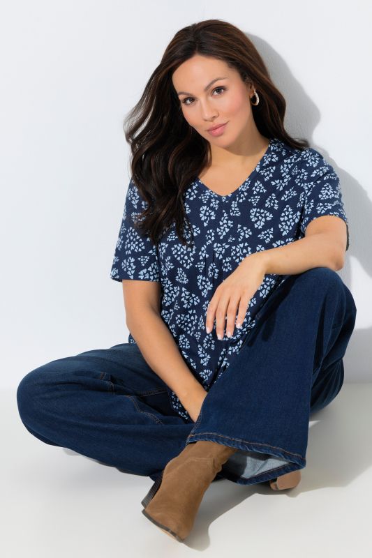 Dot Heart Pointed Hem Tee