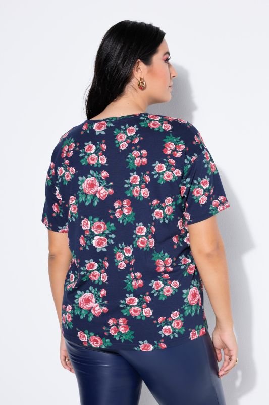 Тениска с принт на рози