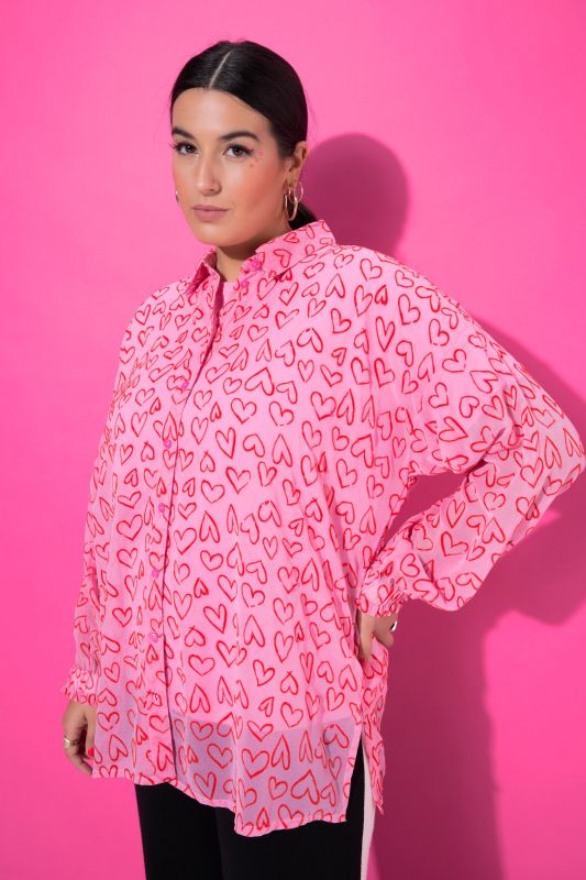 Риза със сърца