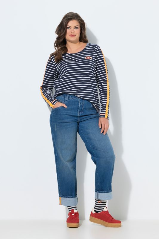 Wide Leg Cuffed Jeans